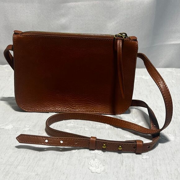 MADEWELL Brown Leather Crossbody Bag Purse Minimalist Zip Top Adjustable Strap - Picture 1 of 8